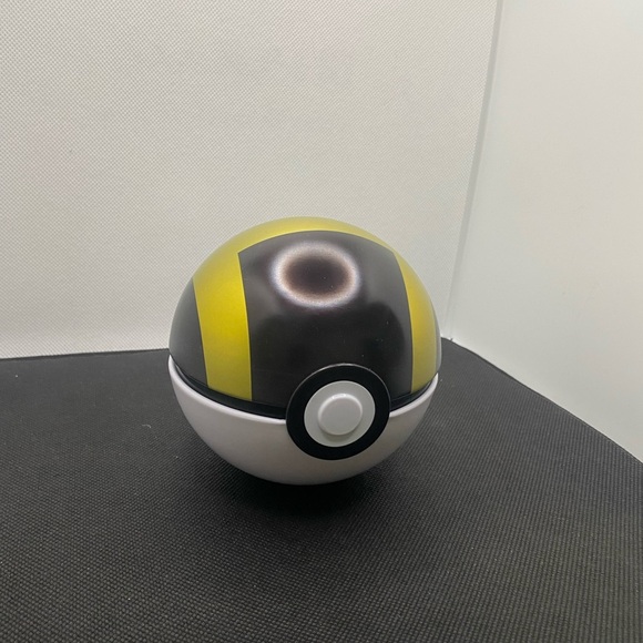 🍀 3/$15 Big Metal Pokemon Ultraball Capsule - Picture 2 of 5
